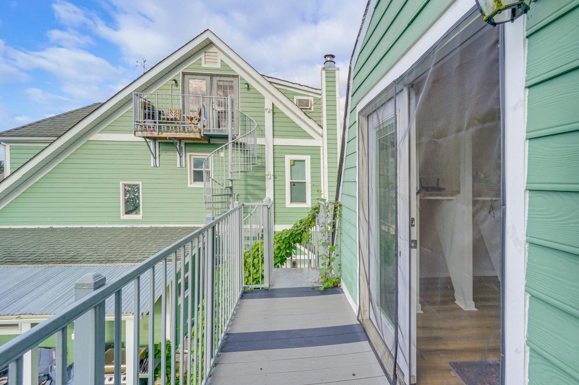Epic Brunswick Apartment, Deck With Private Hot Tub! Esterno foto