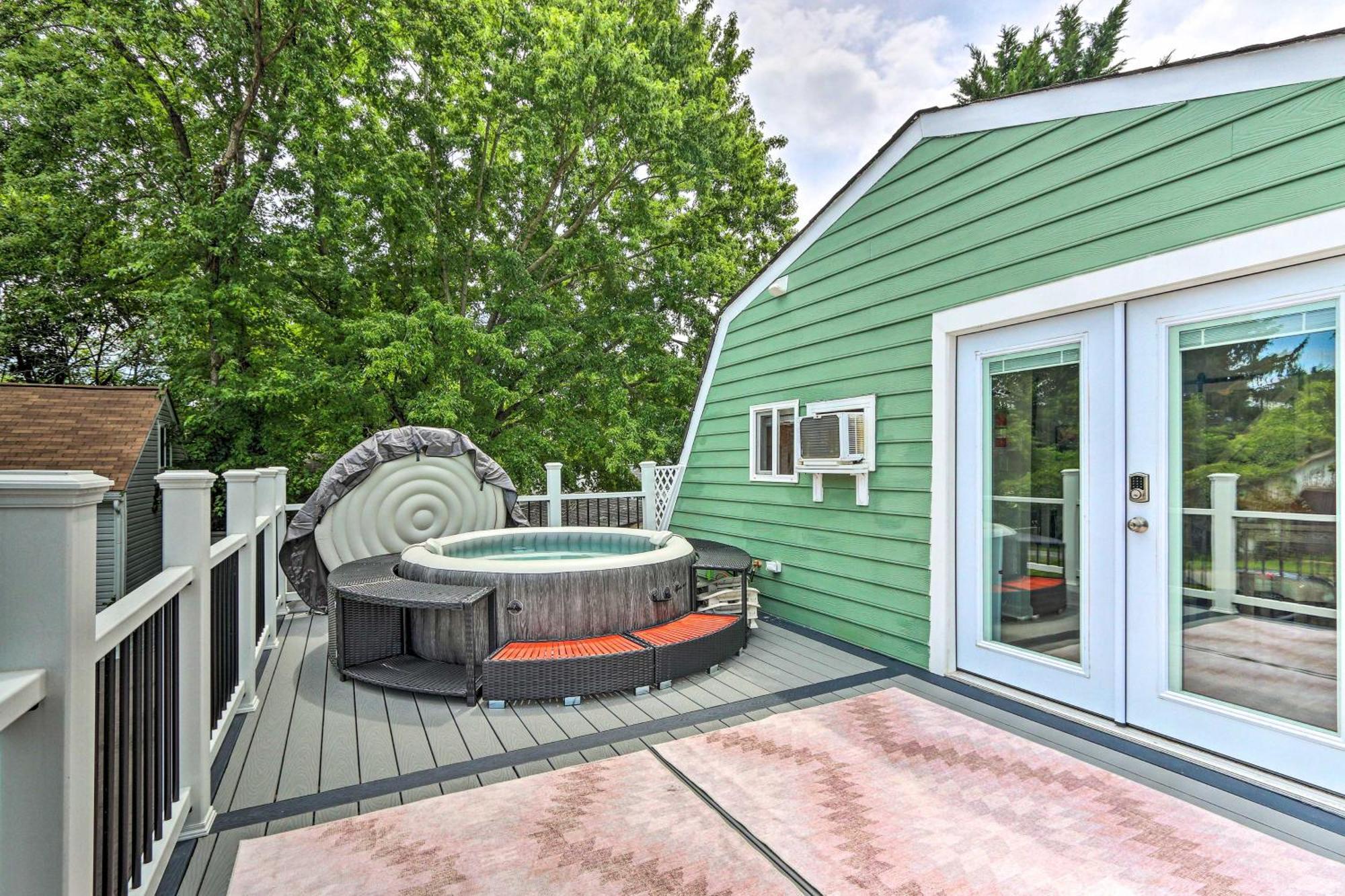 Epic Brunswick Apartment, Deck With Private Hot Tub! Esterno foto